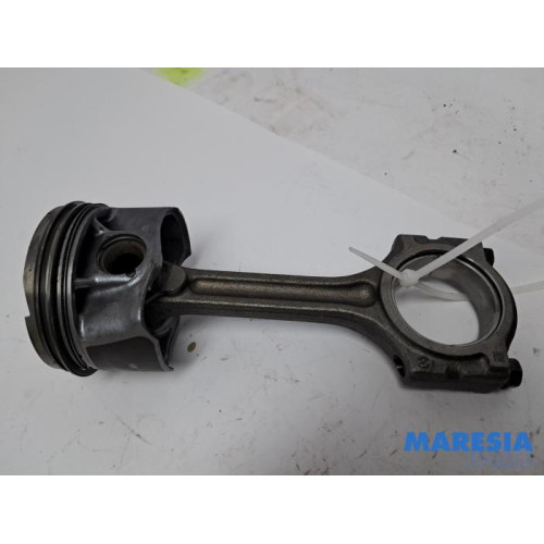 Renault - Clio - Connecting rod