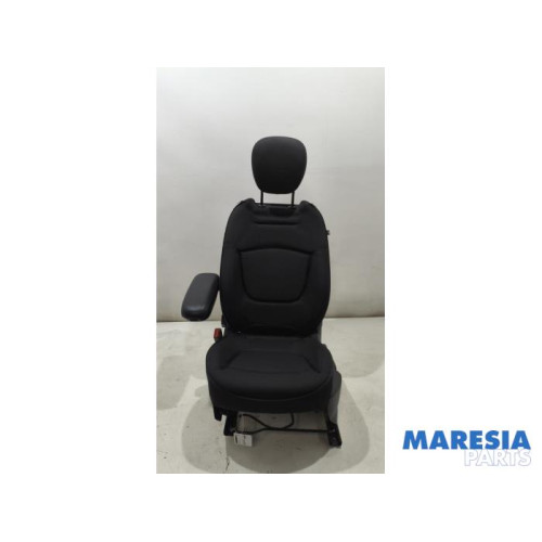 Renault - Captur - Sitz links