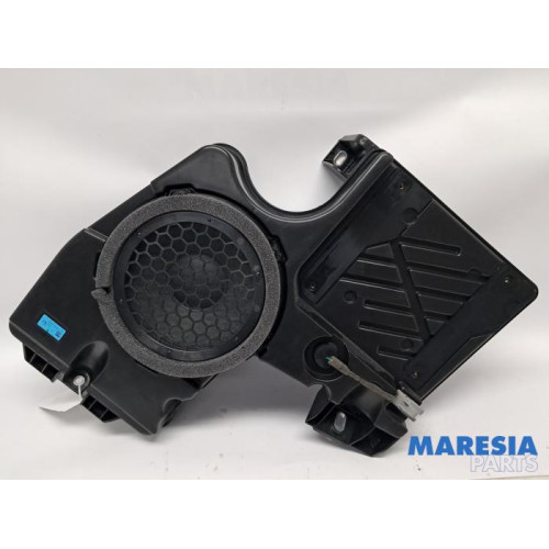 Alfa Romeo - Stelvio - Subwoofer