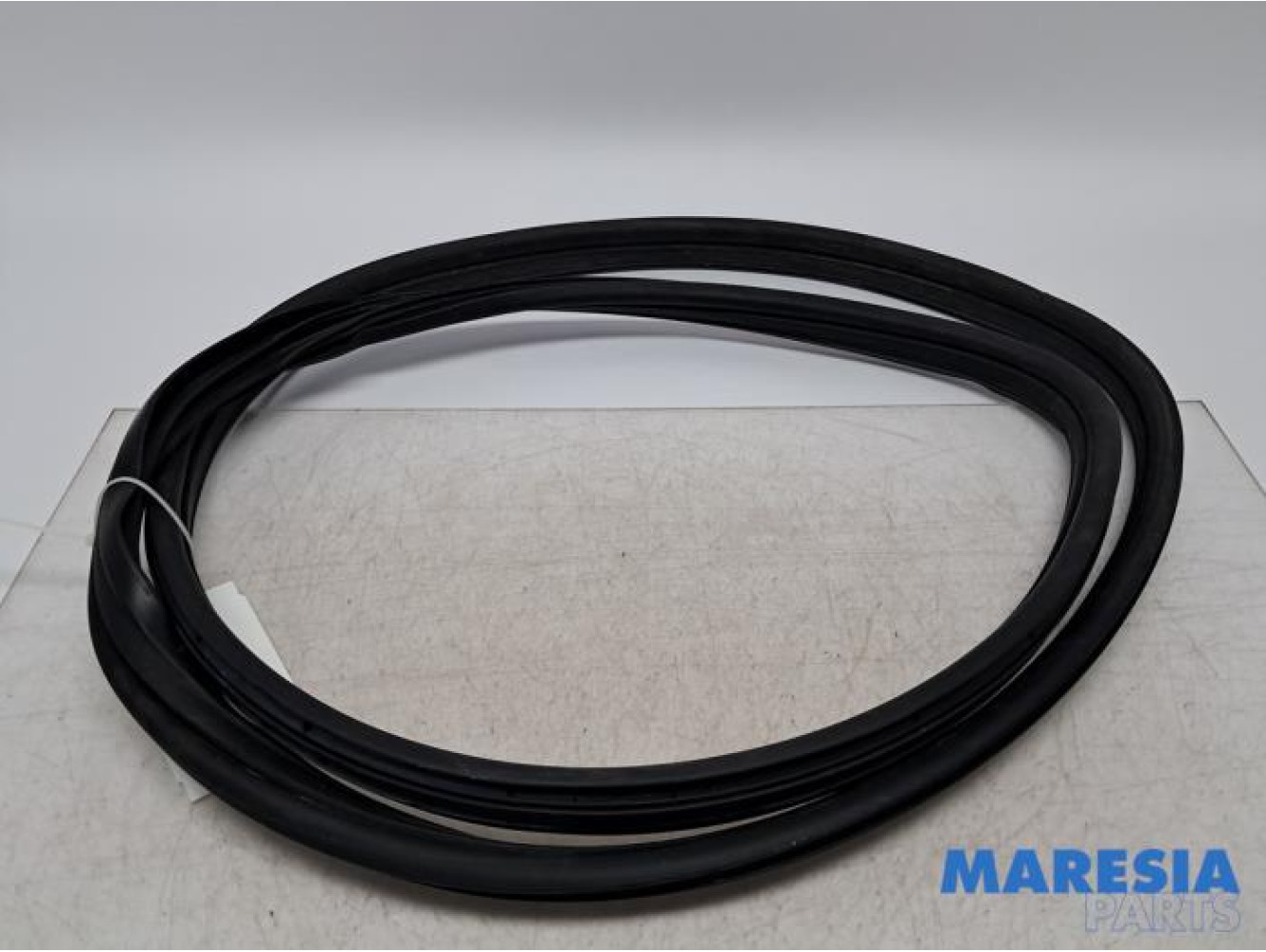 Alfa Romeo - 159 - Front door seal 4-door, left