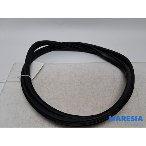 Alfa Romeo - 159 - Rear door seal 4-door, left