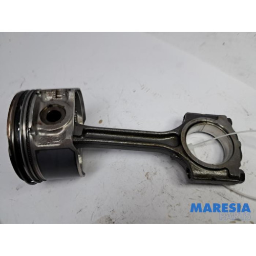 Renault - Arkana - Connecting rod