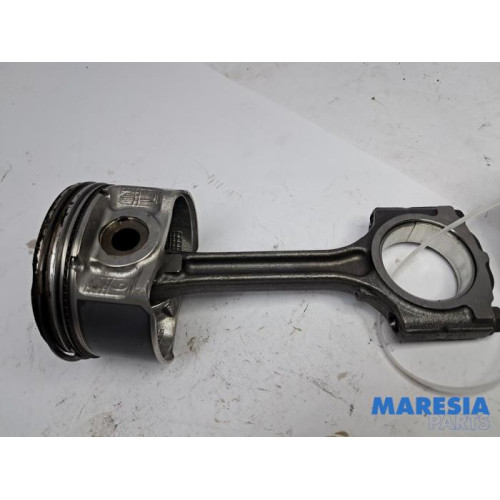 Renault - Arkana - Connecting rod