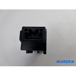 Peugeot - 408 - Antenna Amplifier
