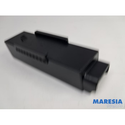Peugeot - 408 - Antenna Amplifier