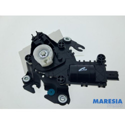 Peugeot - 408 - Tailgate lock mechanism