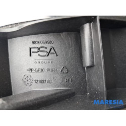Peugeot - 408 - Speaker