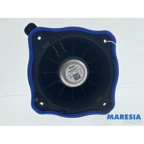 Peugeot - 408 - Speaker