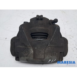 Renault - Captur - Front brake calliper, left