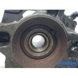 Renault - Captur - Achsschenkel links vorne