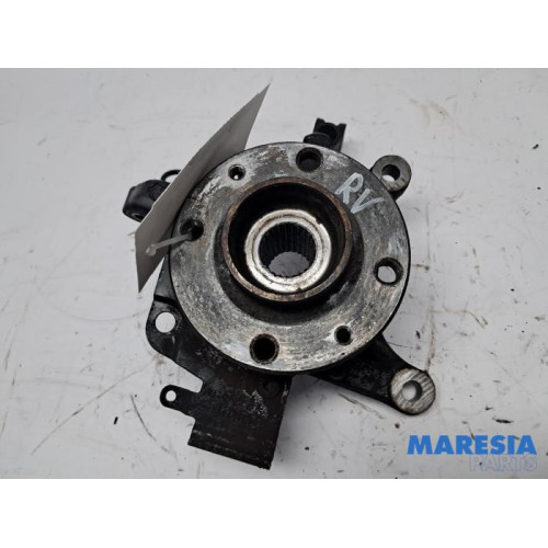 Renault - Captur - Knuckle, front right