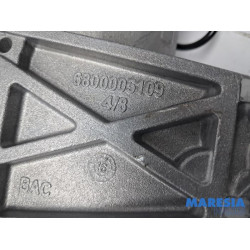 Renault - Captur - Steering column housing