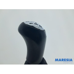 Renault - Captur - Gear stick