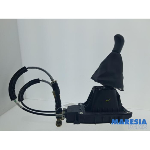 Renault - Captur - Gear stick