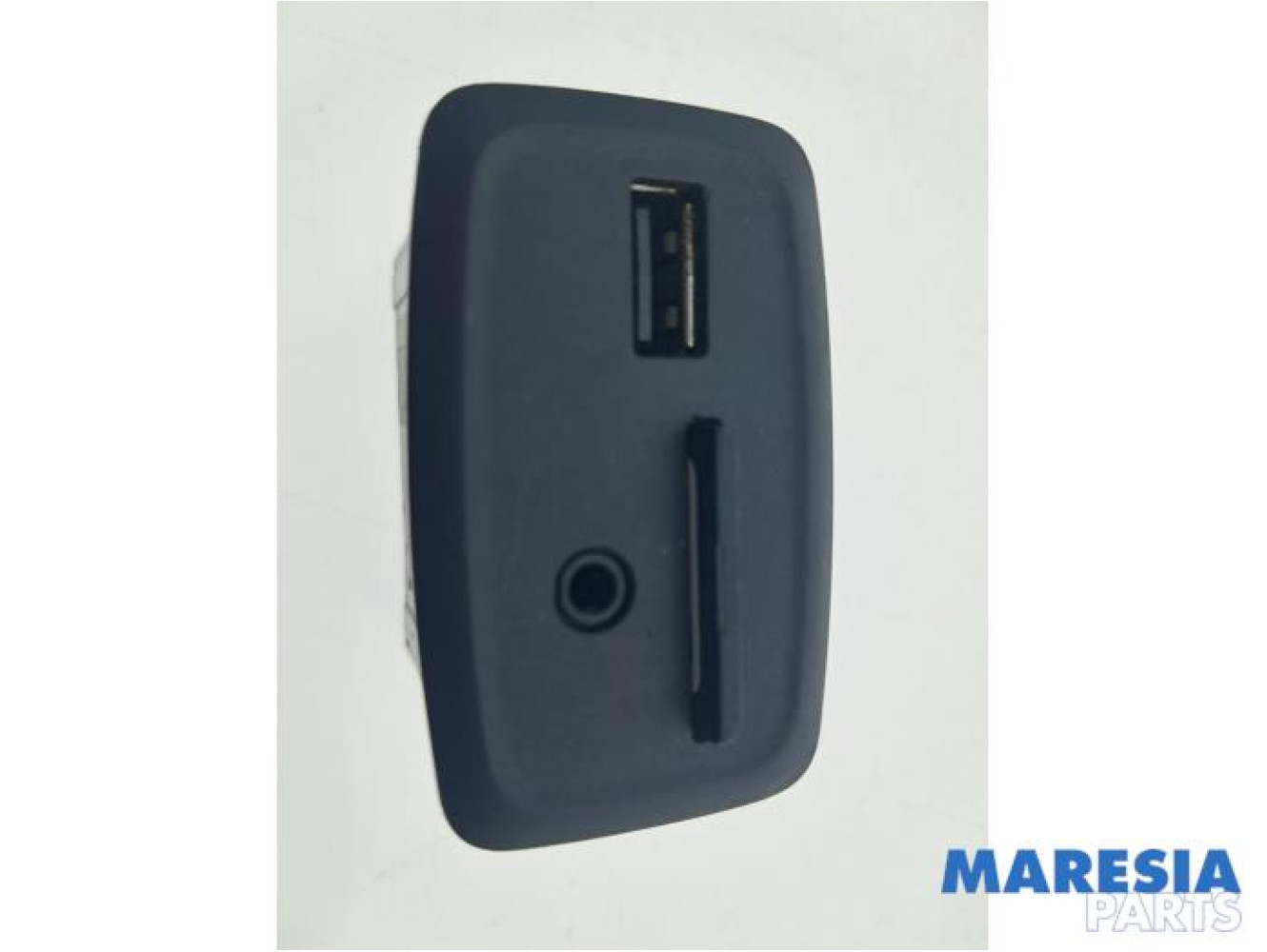 Renault - Captur - AUX / USB connection