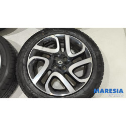 Renault - Captur - Sportvelgenset + banden