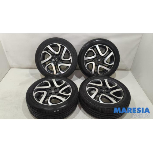 Renault - Captur - Sportvelgenset + banden