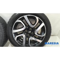 Renault - Captur - Sportvelgenset + banden