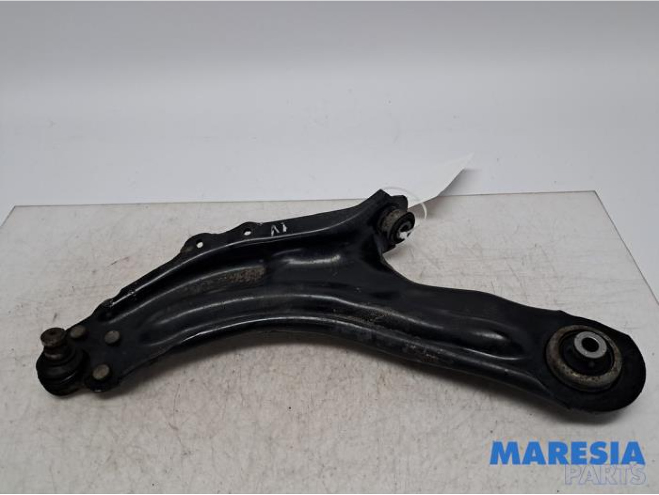 Renault - Kangoo - Front lower wishbone, left