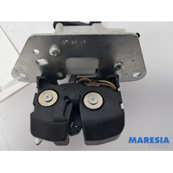 Alfa Romeo - 159 - Tailgate lock mechanism