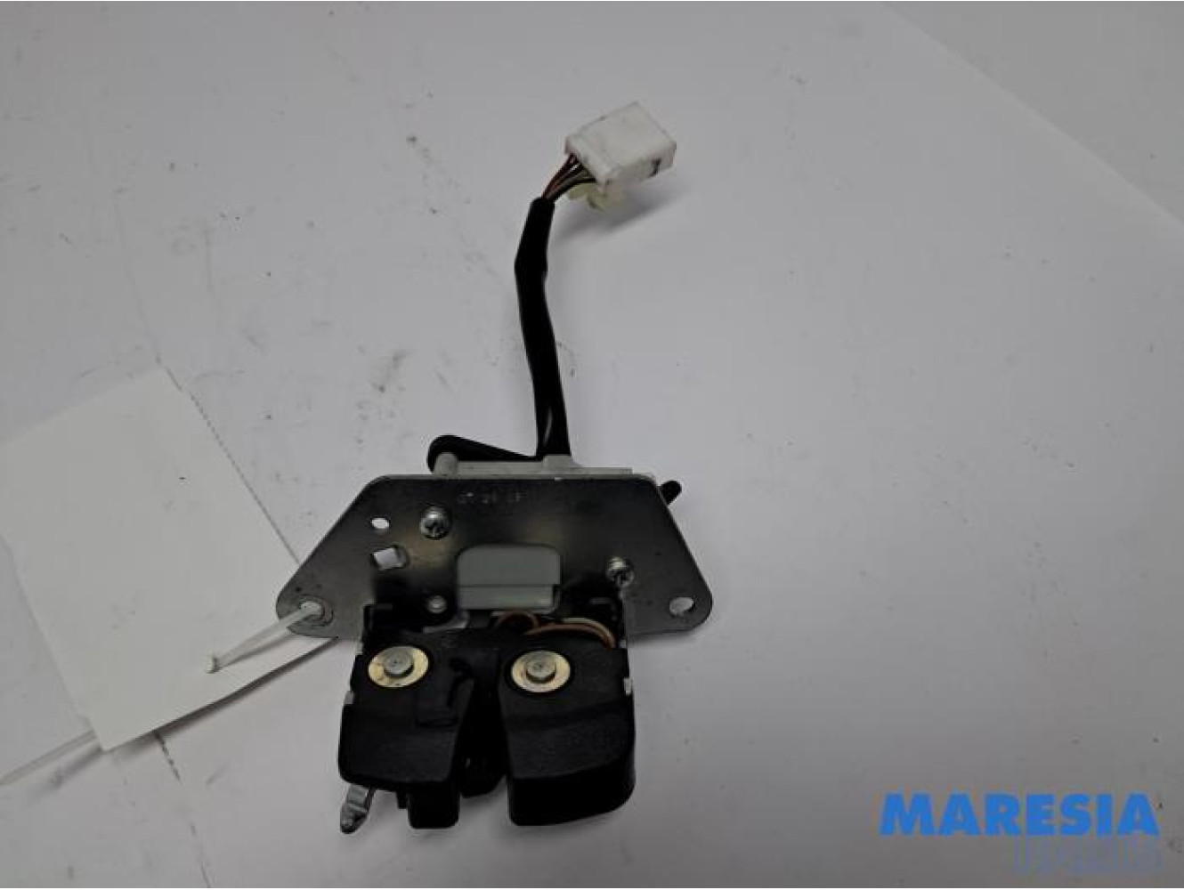 Alfa Romeo - 159 - Tailgate lock mechanism