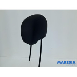 Renault - Captur - Headrest