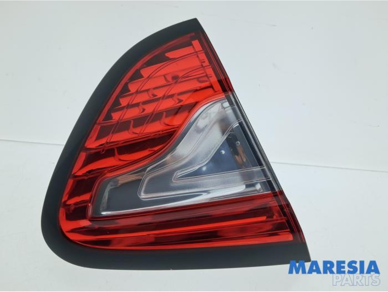 Renault - Captur - Taillight, left