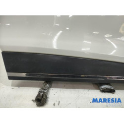 Renault - Clio - Front door 4-door, right