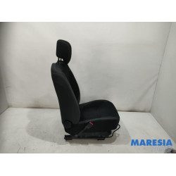 Renault - Clio - Sitz links