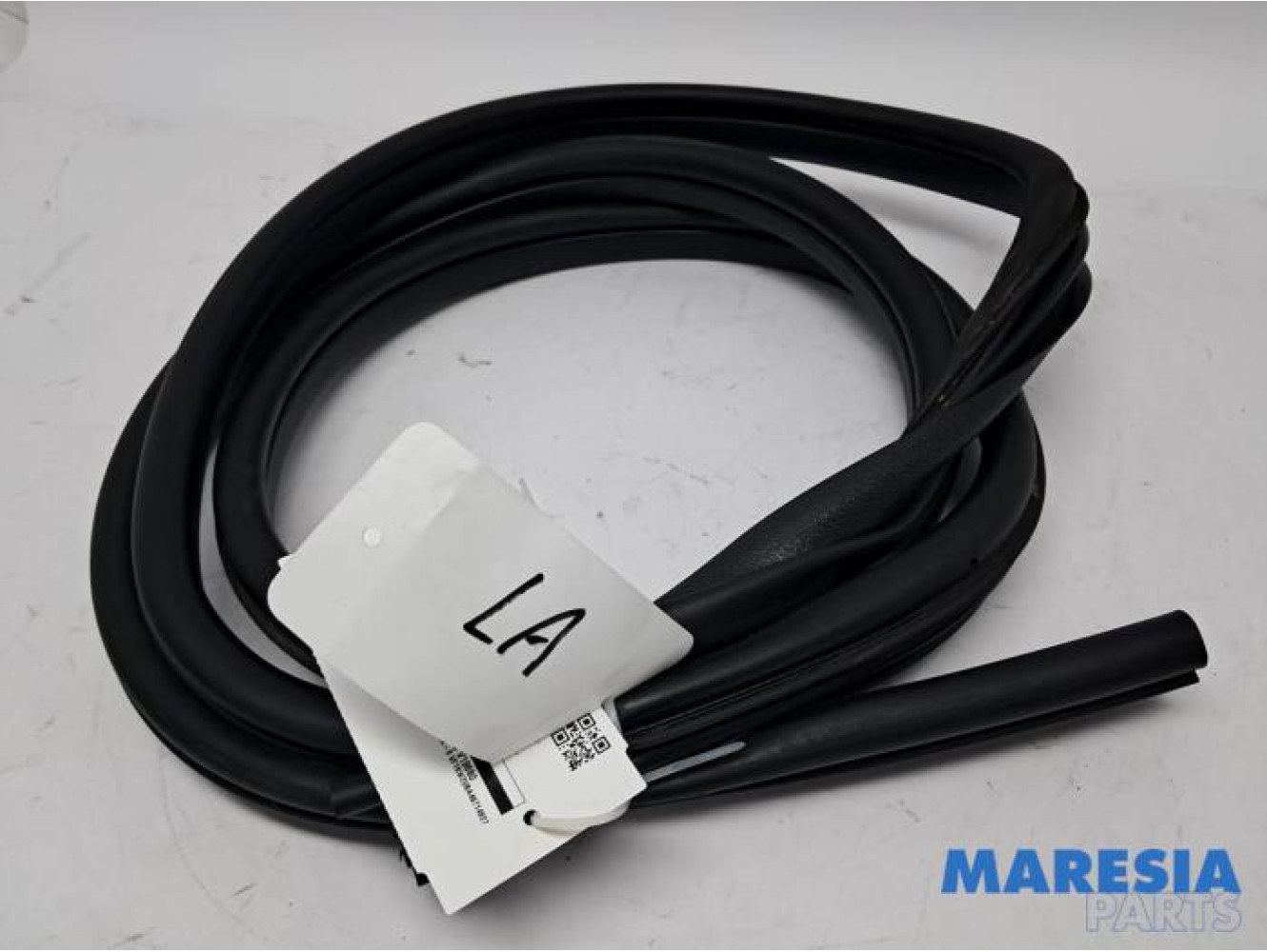 Renault - Kangoo - Rear door seal 4-door, left