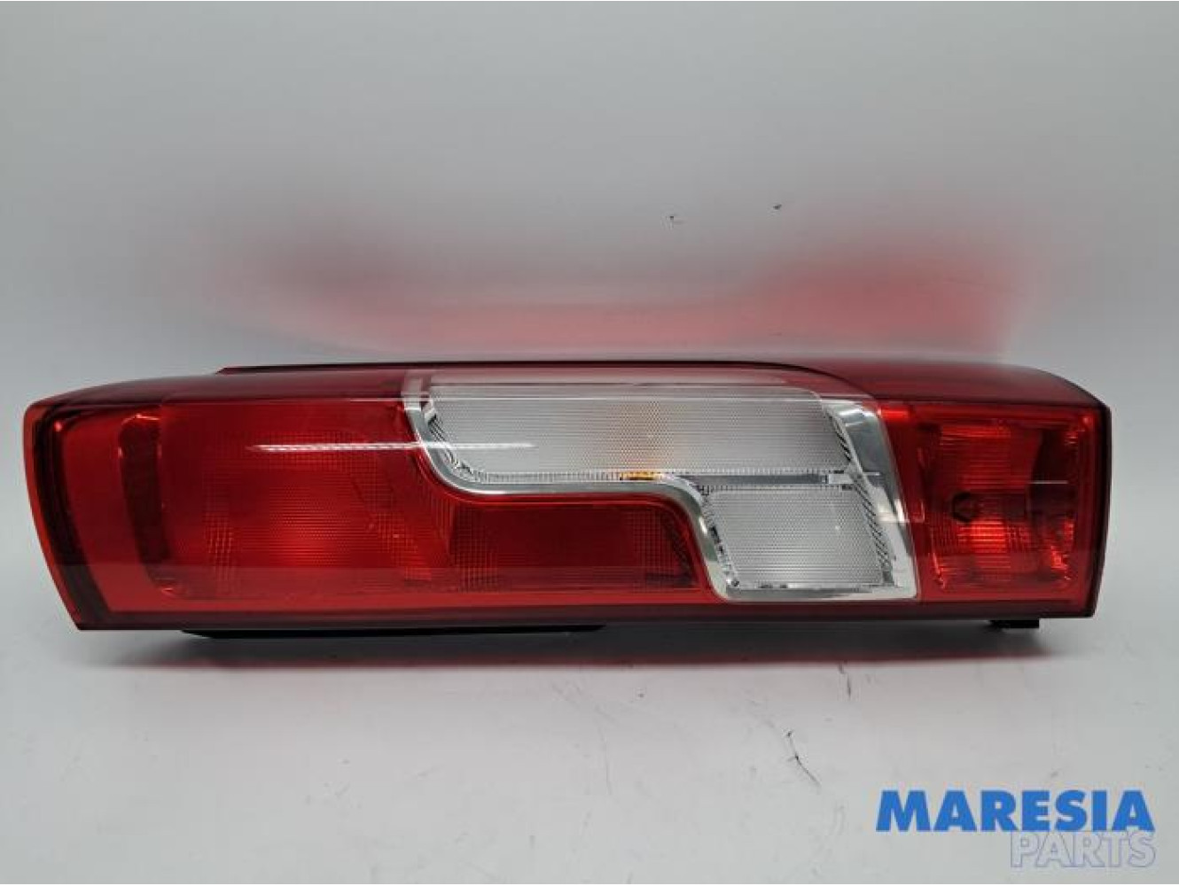 Peugeot - Boxer - Feu arrière droit