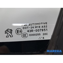 Peugeot - 208 - Quarter light, front left