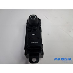 Peugeot - 208 - Panneau de commandes navigation