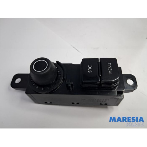 Peugeot - 208 - Panneau de commandes navigation