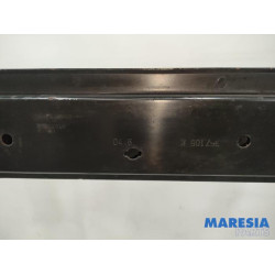 Renault - Kangoo - Radiator bar
