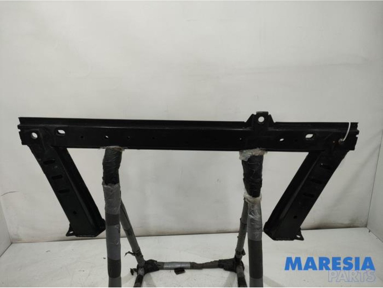 Renault - Kangoo - Radiator bar