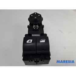 Peugeot - 208 - Multi-functional window switch