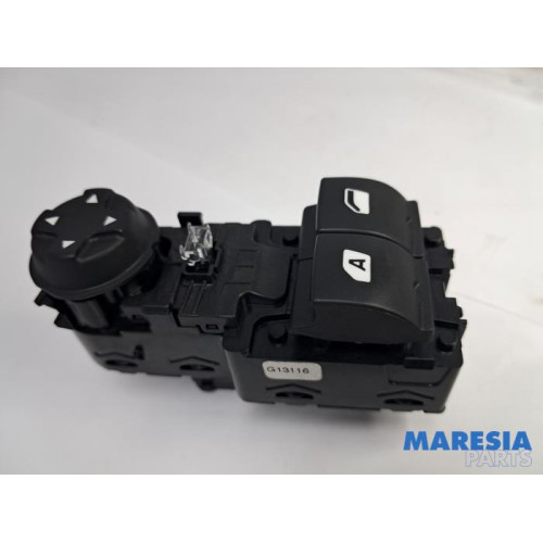 Peugeot - 208 - Multi-functional window switch