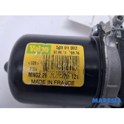 Renault - Clio - Front wiper motor