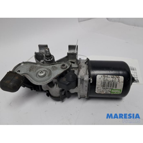 Renault - Clio - Front wiper motor