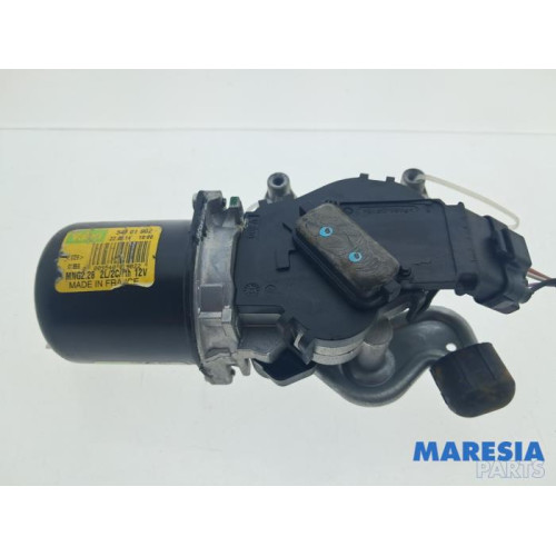 Renault - Clio - Front wiper motor