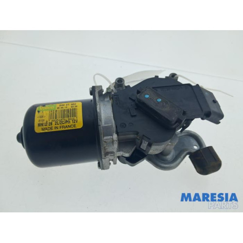 Renault - Clio - Front wiper motor