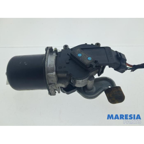Renault - Clio - Front wiper motor