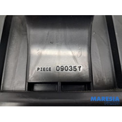 Peugeot - 208 - Air box