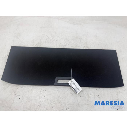 Renault - Kadjar - Floor panel load area