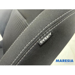 Peugeot - 208 - Stoel links