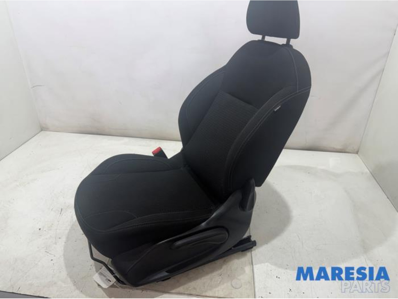 Peugeot - 208 - Stoel links