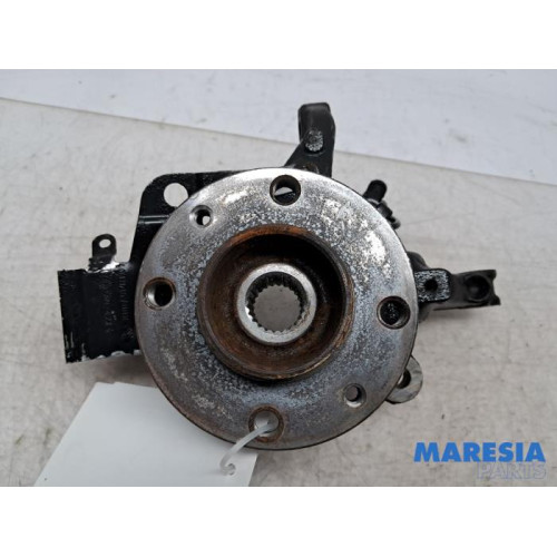 Renault - Captur - Knuckle, front right