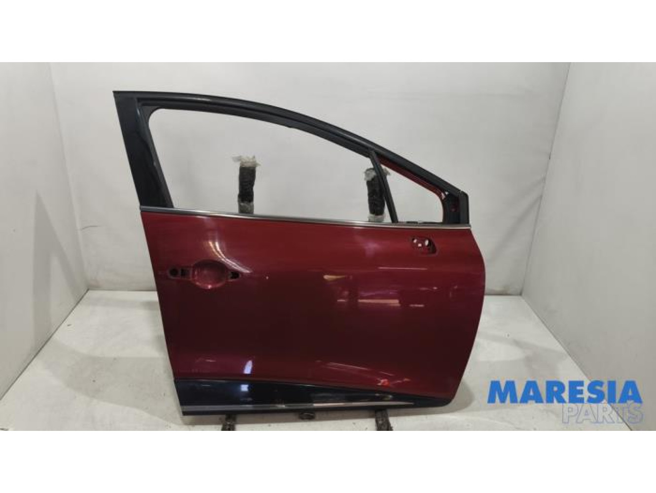 Renault - Clio - Front door 4-door, right