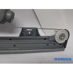 Renault - Kangoo - Rear door window mechanism 4-door, right